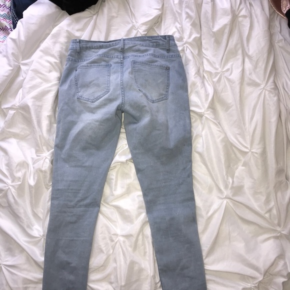 Mid Rise Jeans - Picture 2 of 3